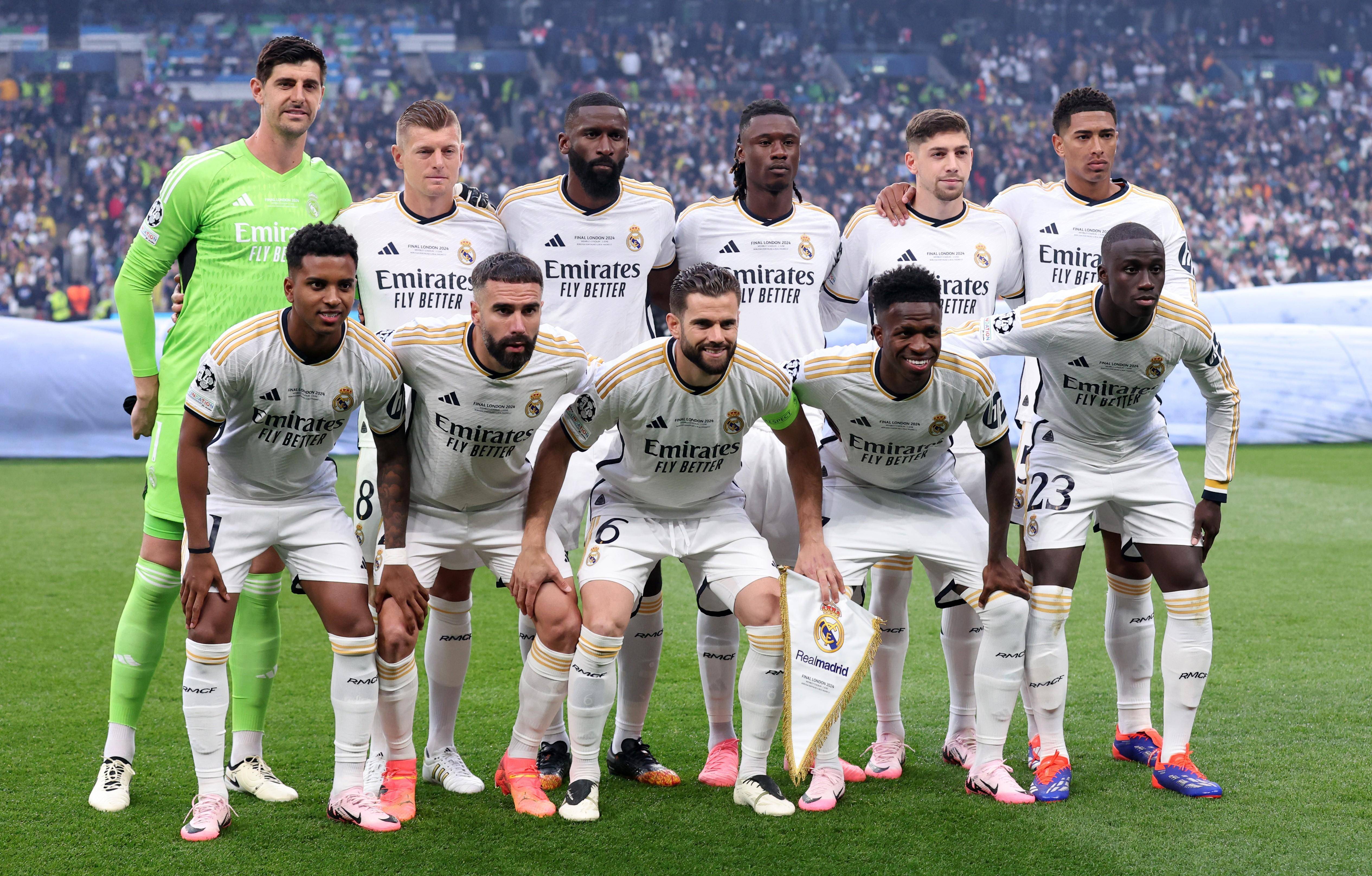 关于意甲球队老将宣布退役，球迷为其送别的信息